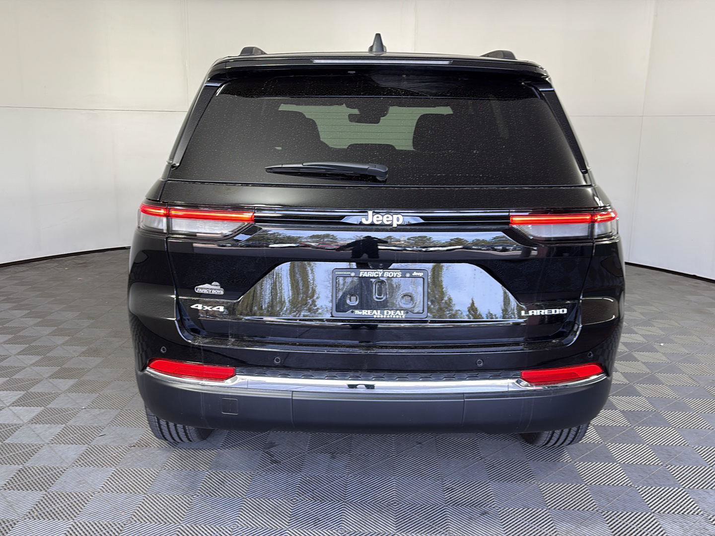 New 2025 Jeep Grand Cherokee Laredo AWD/4WD image 5