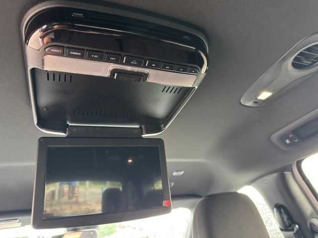 Used 2021 Chrysler Pacifica Touring w/ S Appearance Package FWD image 29