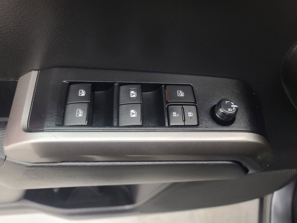 Used 2023 Toyota Tacoma SR5 AWD/4WD image 25