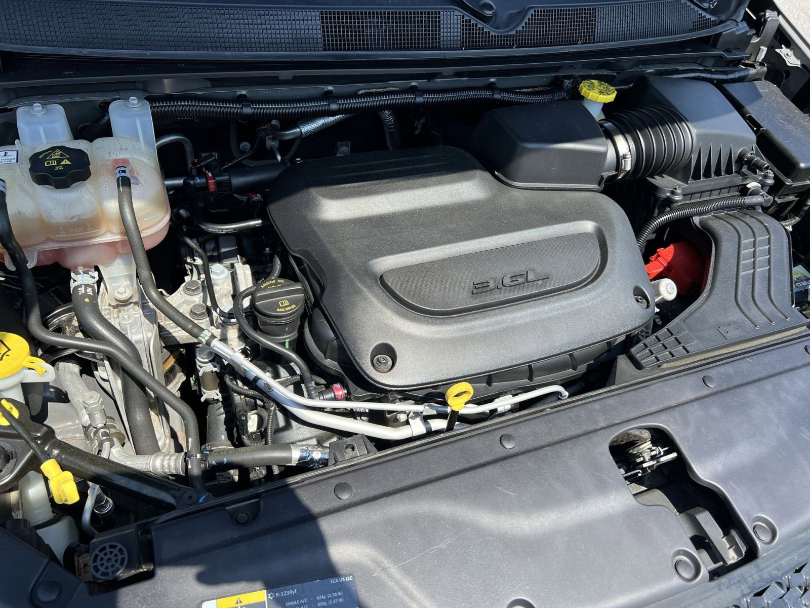 Used 2022 Chrysler Pacifica Limited AWD/4WD image 37