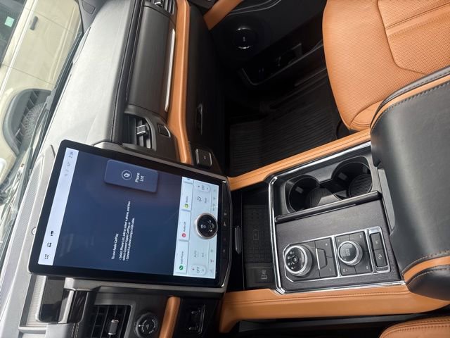 Used 2024 Ford Expedition Platinum image 31