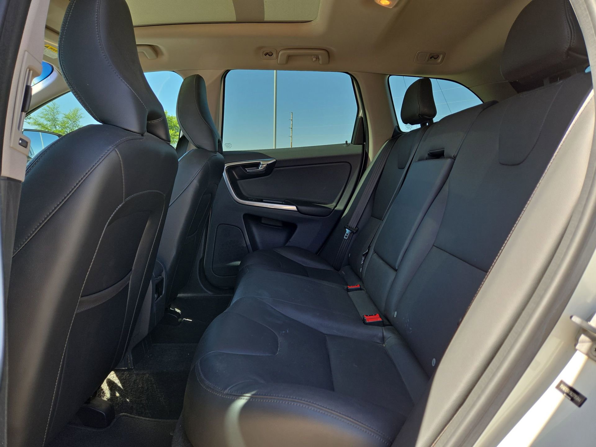 Used 2016 Volvo XC60 T5 Premier image 13