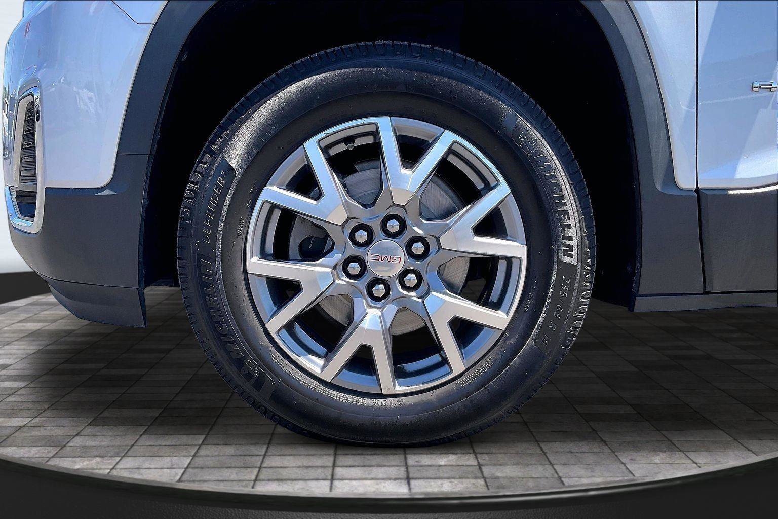 Used 2020 GMC Acadia SLT FWD image 10