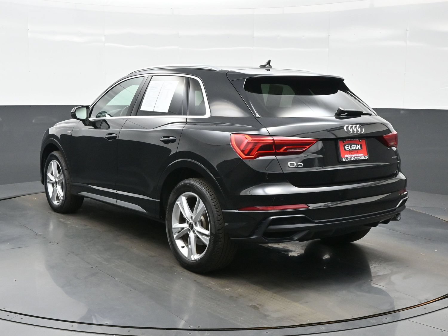 Used 2022 Audi Q3 2.0T Premium Plus w/ Premium Plus Package AWD/4WD image 4