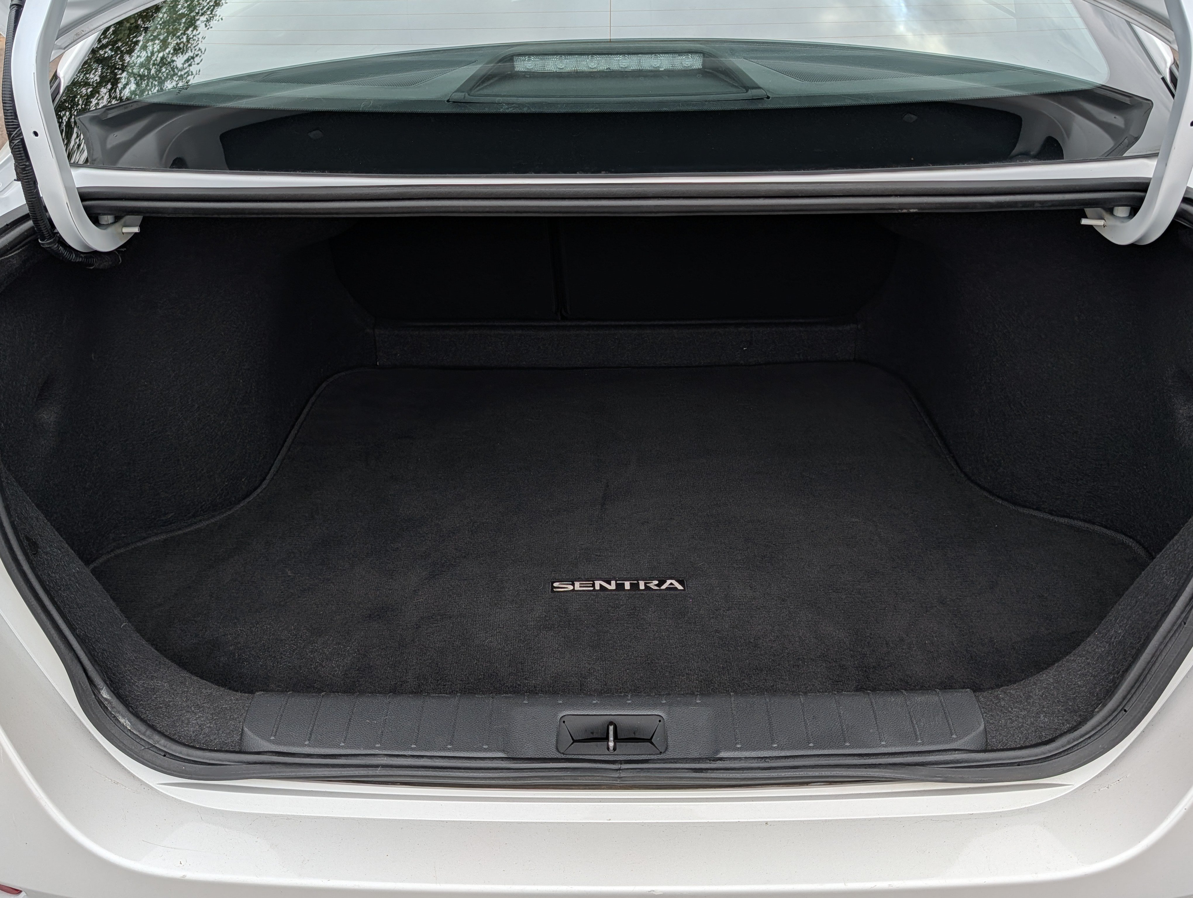 Used 2024 Nissan Sentra SV FWD image 18