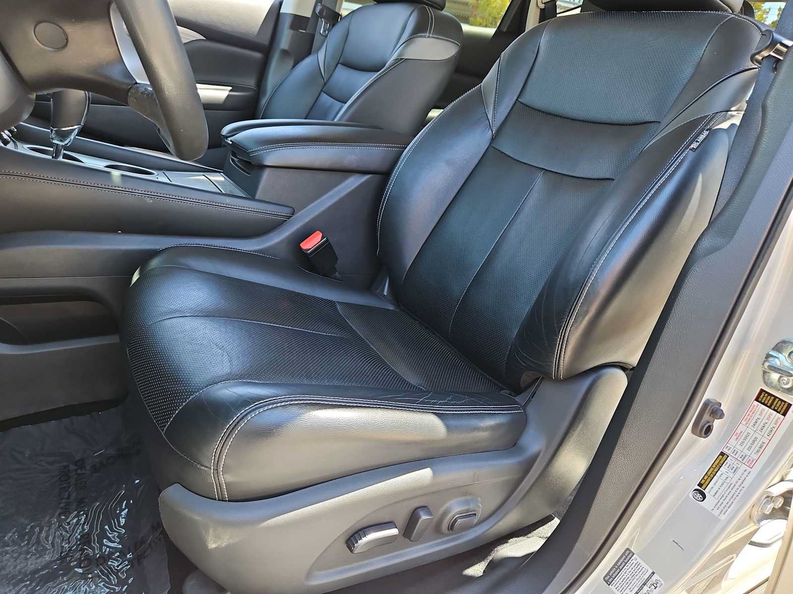 Used 2015 Nissan Murano Platinum w/ Platinum Technology Package AWD/4WD image 17