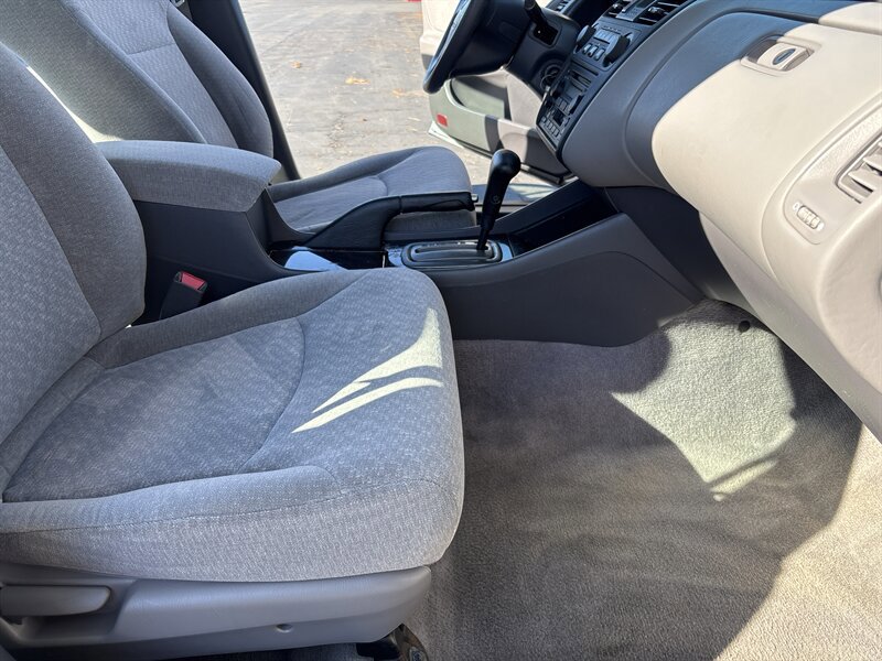 Used 2001 Honda Accord VP image 32