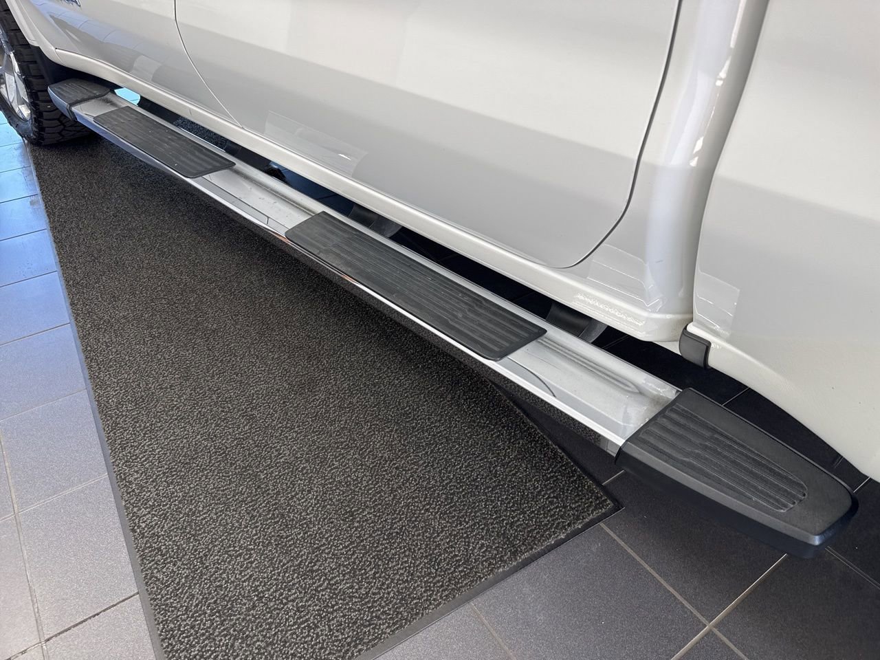 Used 2020 GMC Sierra 1500 SLT w/ SLT Premium Plus Package image 12