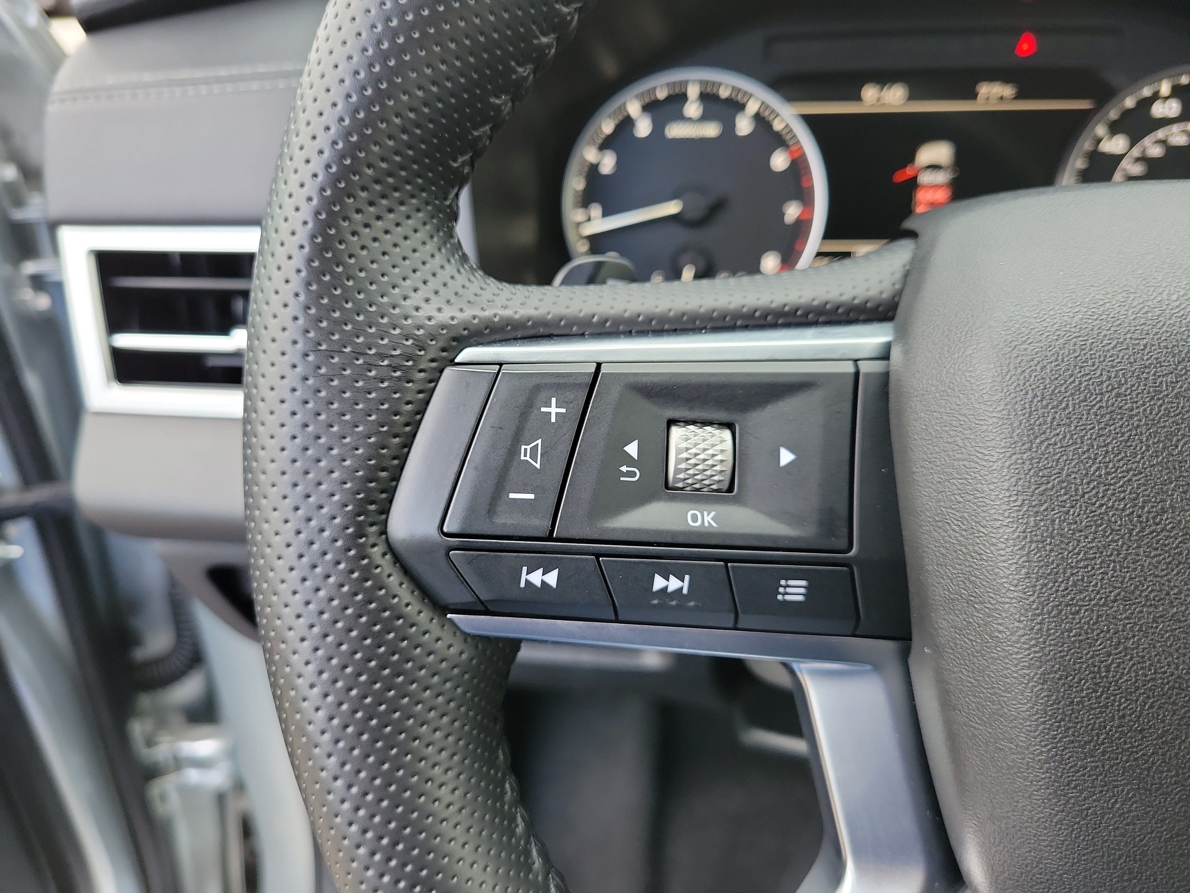 Used 2025 Mitsubishi Outlander SE FWD image 22