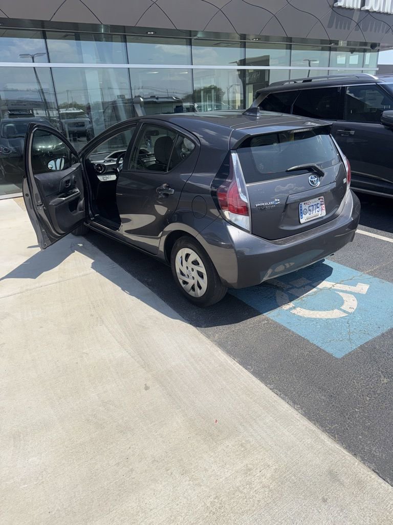 Used 2016 Toyota Prius C Three FWD image 4