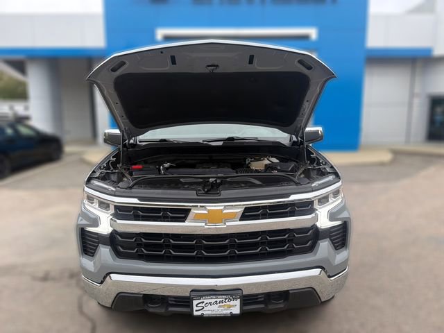 Used 2024 Chevrolet Silverado 1500 LT AWD/4WD image 11