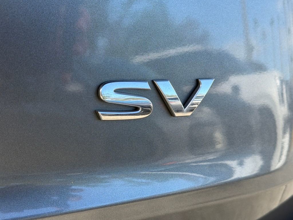 Used 2023 Nissan Rogue SV image 11