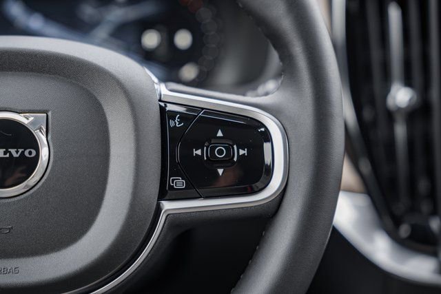 New 2026 Volvo XC90 B6 Plus w/ Protection Package Premier image 28