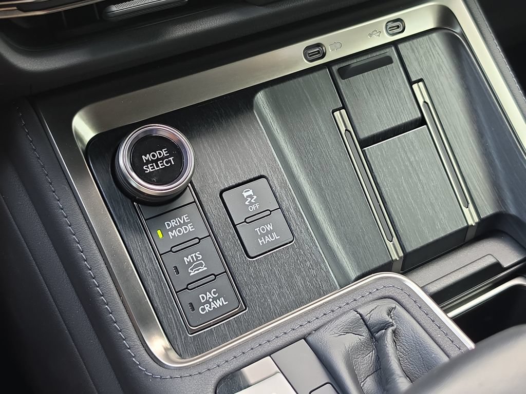 Used 2024 Lexus GX 550 AWD/4WD image 26