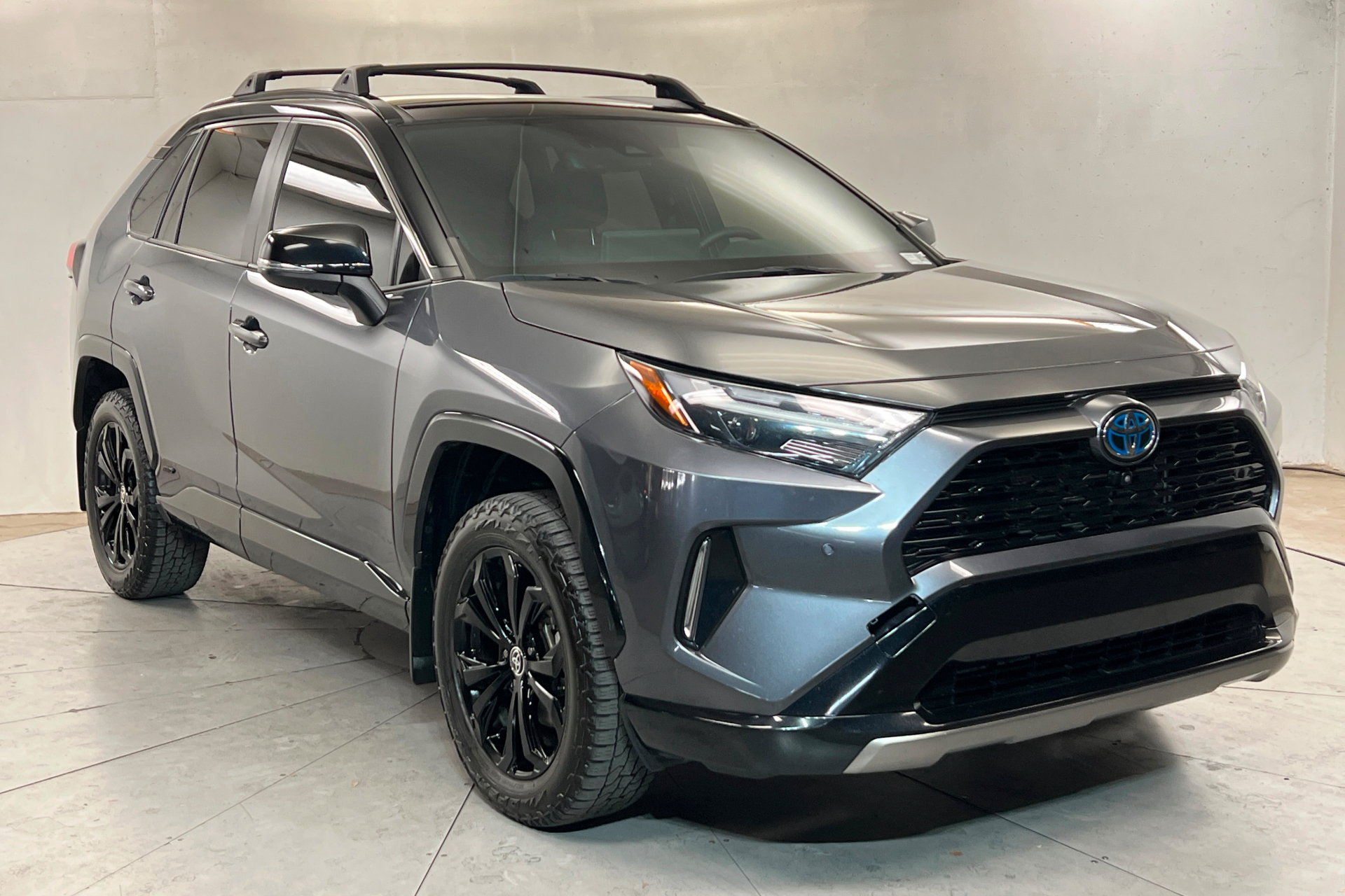 Used 2023 Toyota RAV4 XSE AWD/4WD image 8