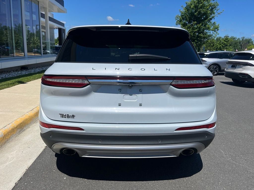 Certified 2025 Lincoln Corsair Reserve FWD image 8