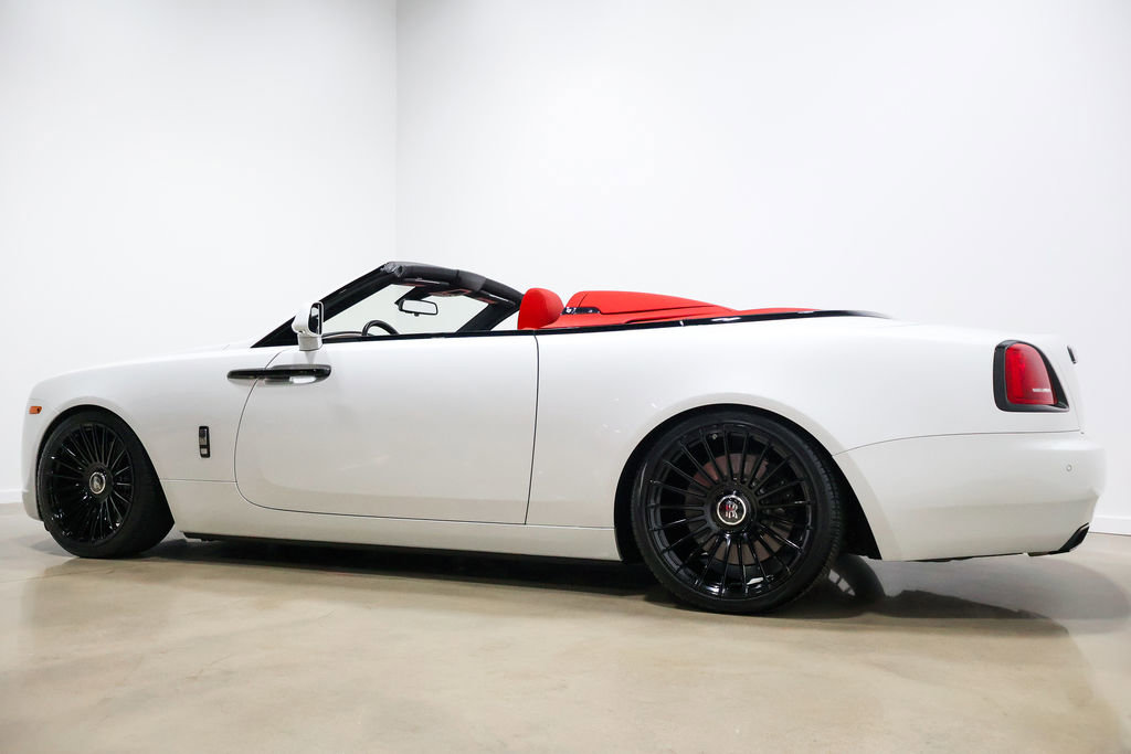 Used 2019 Rolls-Royce Dawn RWD image 19