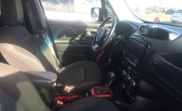 Used 2017 Jeep Renegade Trailhawk image 5