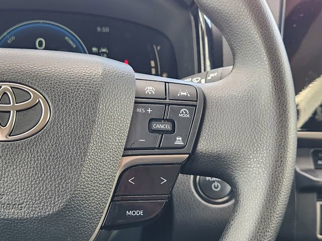 Used 2025 Toyota Camry LE image 29