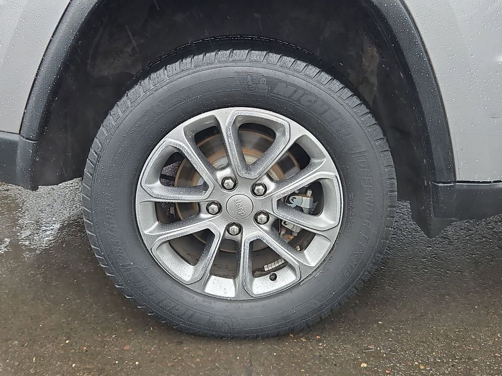 Used 2015 Jeep Grand Cherokee Limited w/ Trailer Tow Group IV image 9