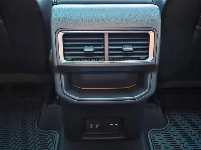 Used 2024 Volkswagen Atlas Cross Sport SE image 17