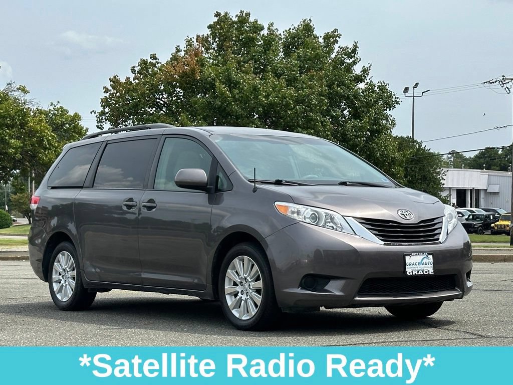 Used 2014 Toyota Sienna LE AWD/4WD image 12