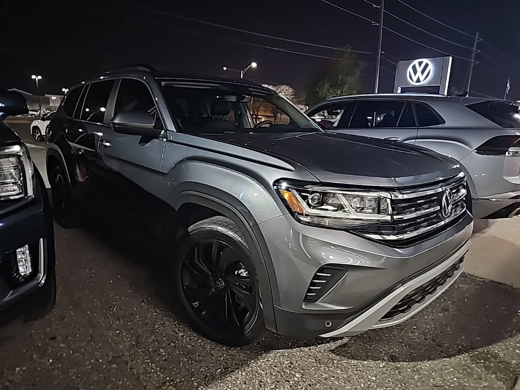 Used 2023 Volkswagen Atlas SE image 3