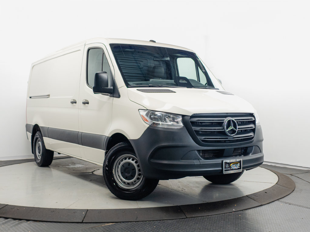 Used 2025 Mercedes-Benz Sprinter 2500 image 1