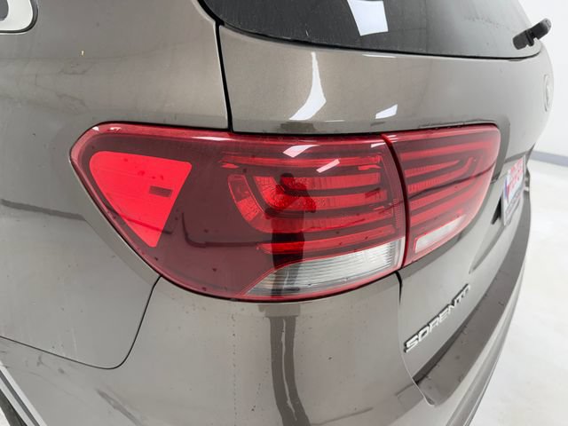 Used 2019 Kia Sorento FWD V6 image 8