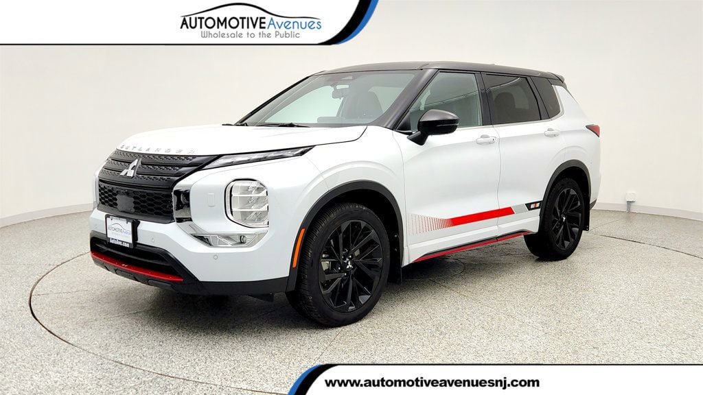 Used 2024 Mitsubishi Outlander SE Black Edition