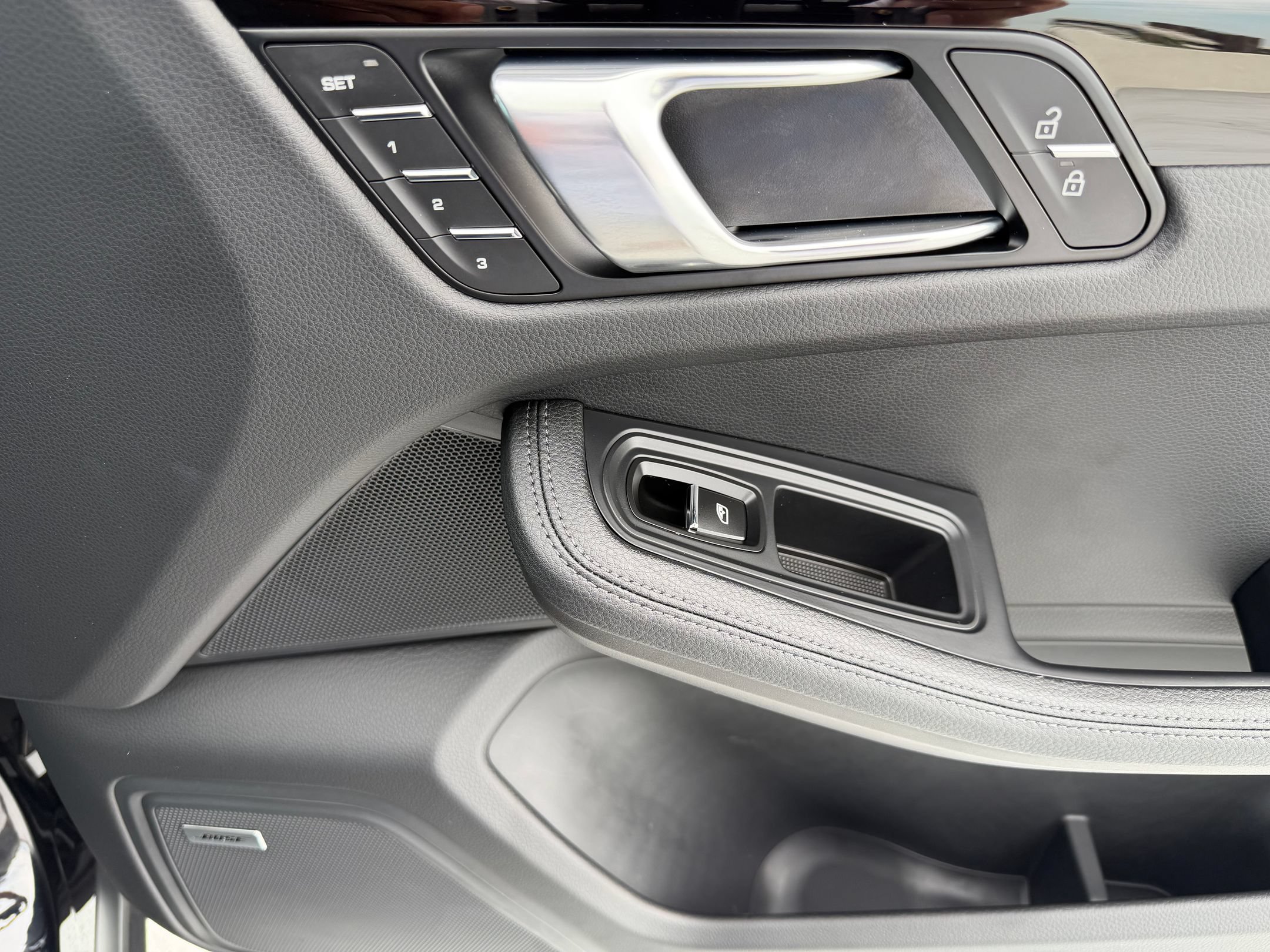 Certified 2026 Porsche Macan AWD/4WD image 14
