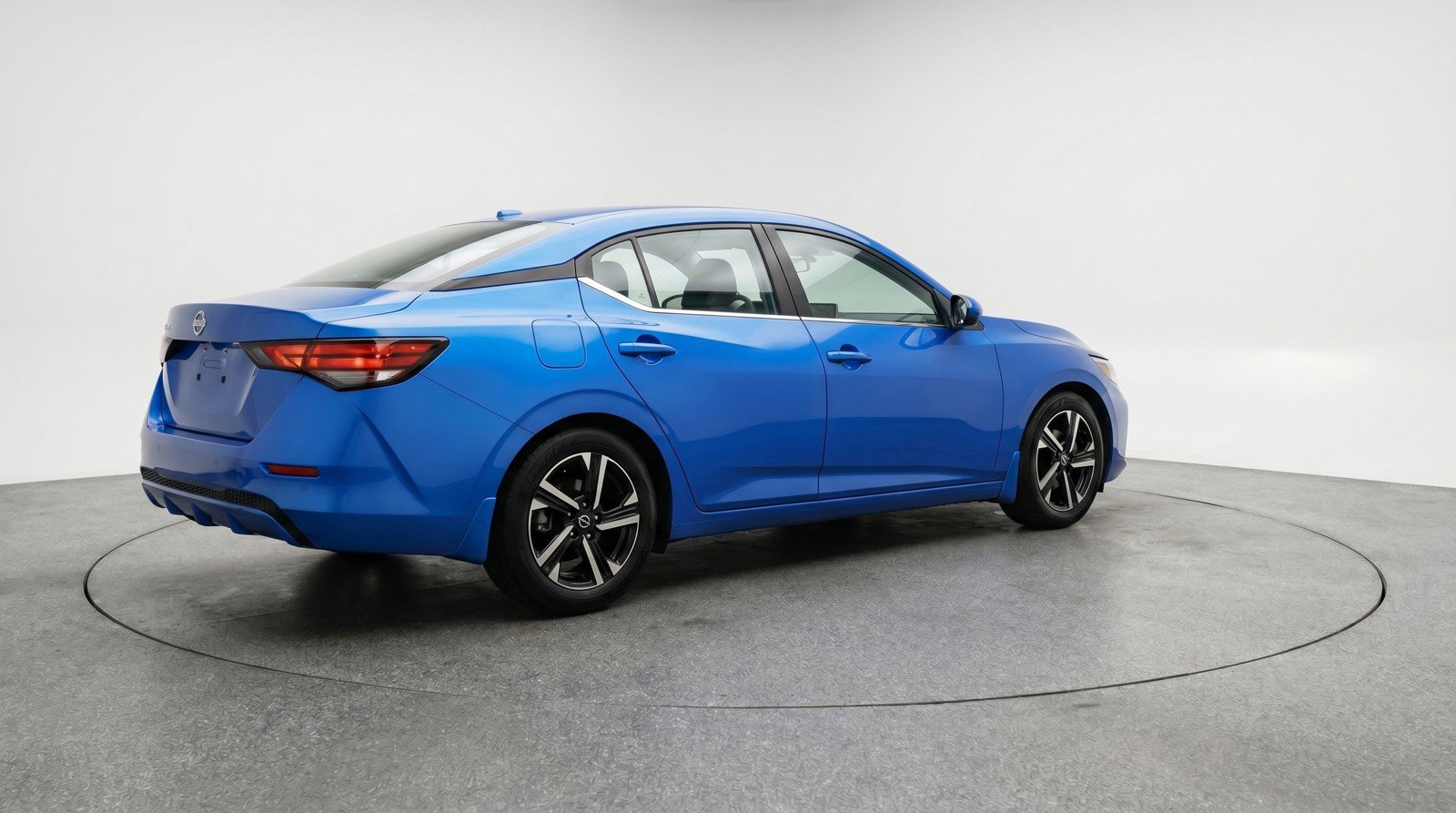 Used 2025 Nissan Sentra SV FWD image 9