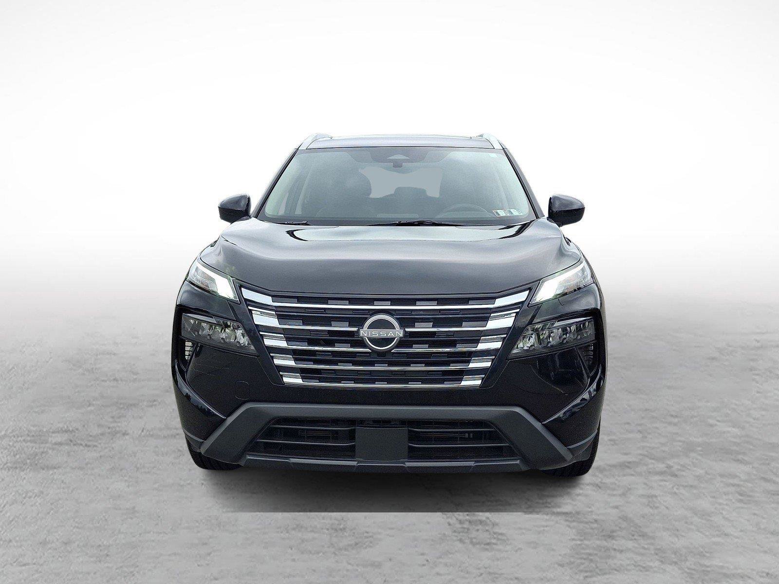 Used 2026 Nissan Rogue SV w/ SV Premium Package AWD/4WD image 2
