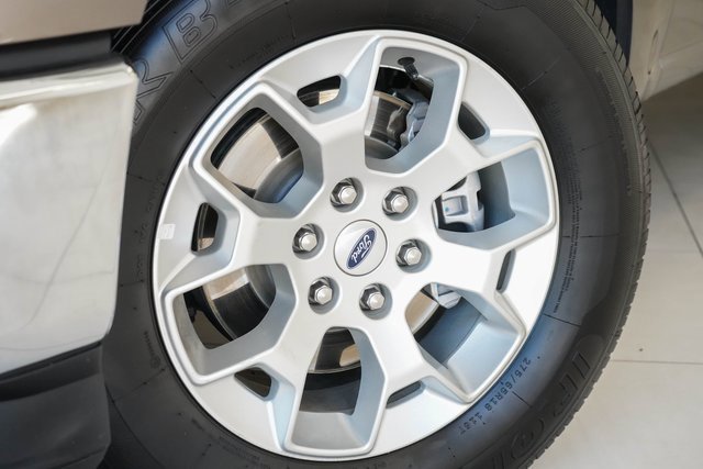 Used 2023 Ford F150 XLT image 2