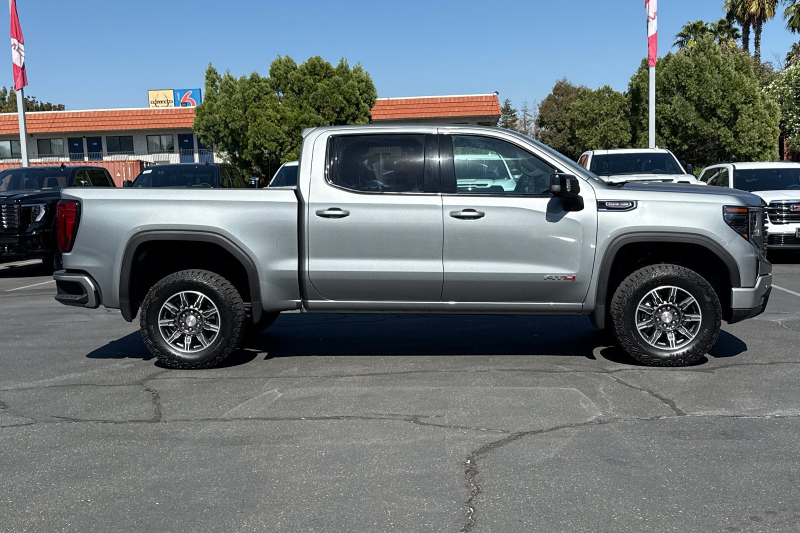 Used 2025 GMC Sierra 1500 AT4 AWD/4WD image 3