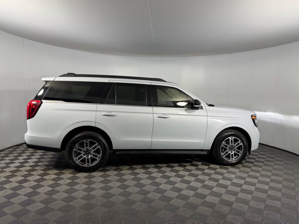 Used 2025 Ford Expedition Active AWD/4WD image 5
