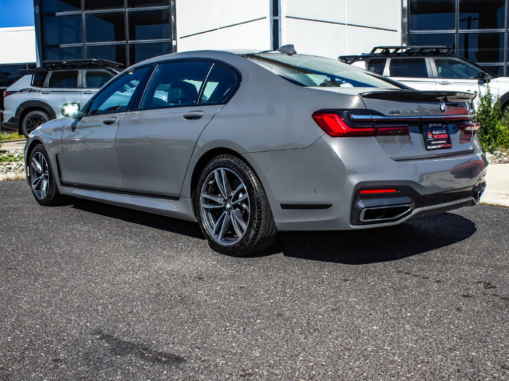 Used 2022 BMW 740i xDrive w/ M Sport Package AWD/4WD image 4