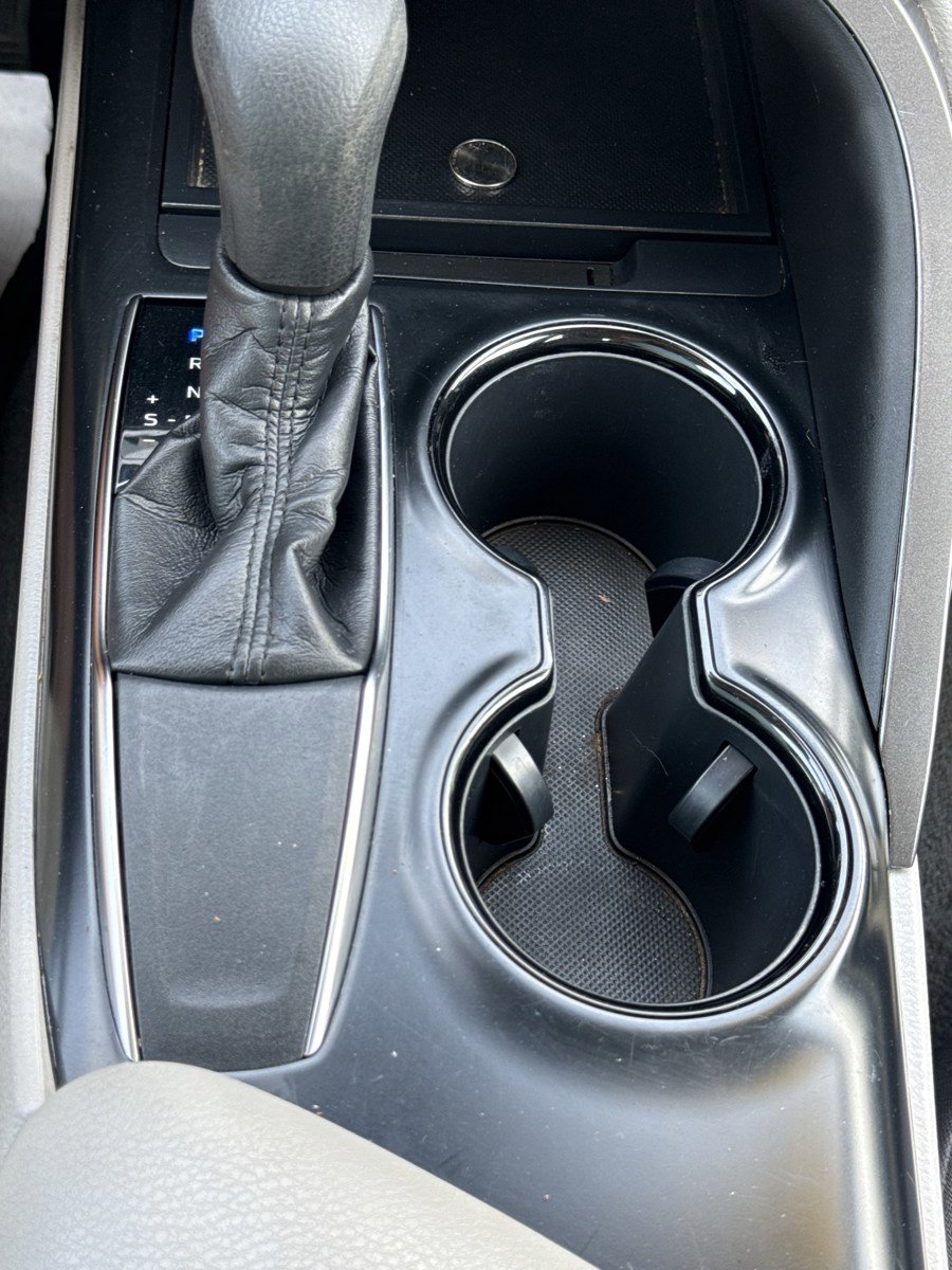 Used 2020 Toyota Camry LE FWD image 24