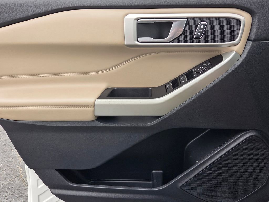 Used 2022 Ford Explorer XLT w/ Equipment Group 202A image 27