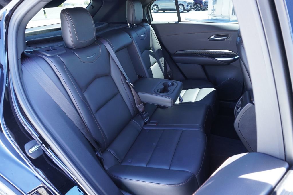 Used 2022 Cadillac XT4 Sport w/ Enhanced Visibility Package image 9
