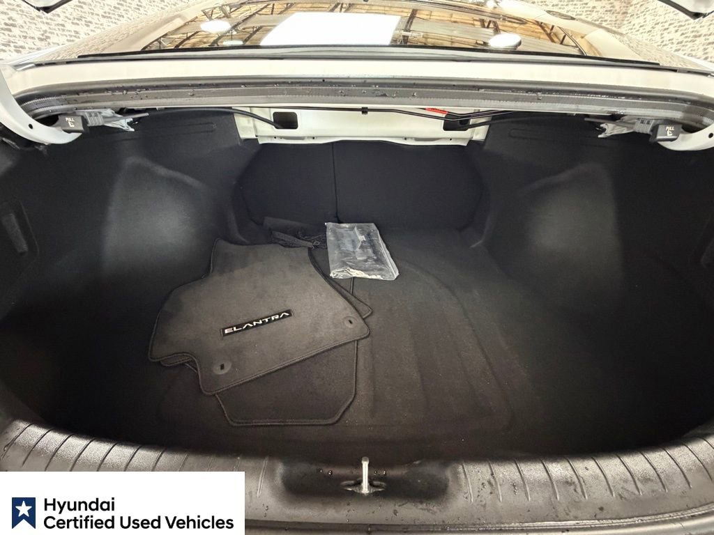 Certified 2025 Hyundai Elantra SEL FWD image 15