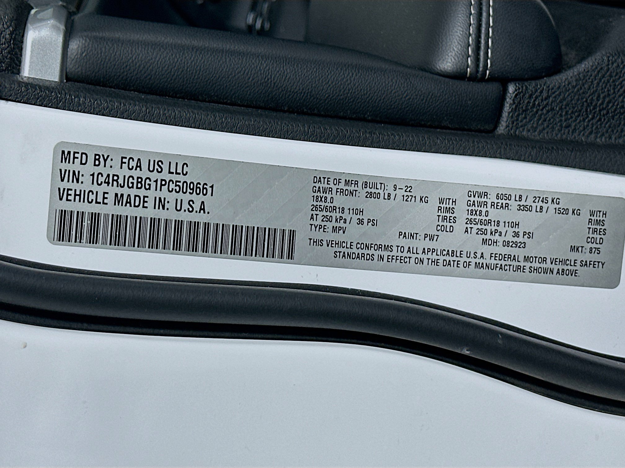 Used 2023 Jeep Grand Cherokee Limited RWD image 12