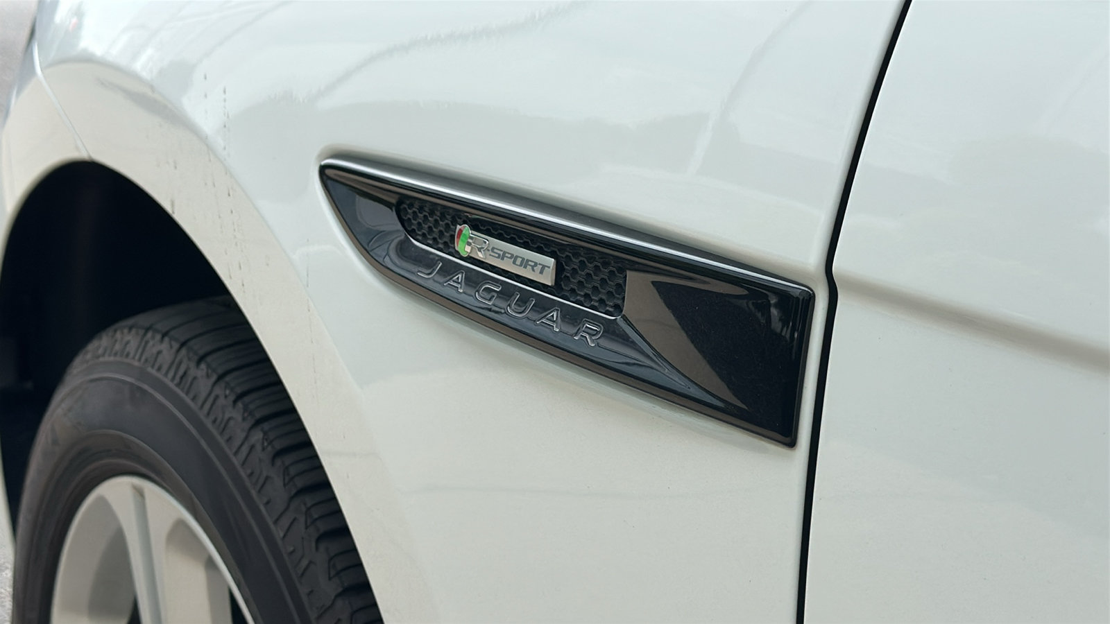 Used 2017 Jaguar F-PACE R-Sport AWD/4WD image 10