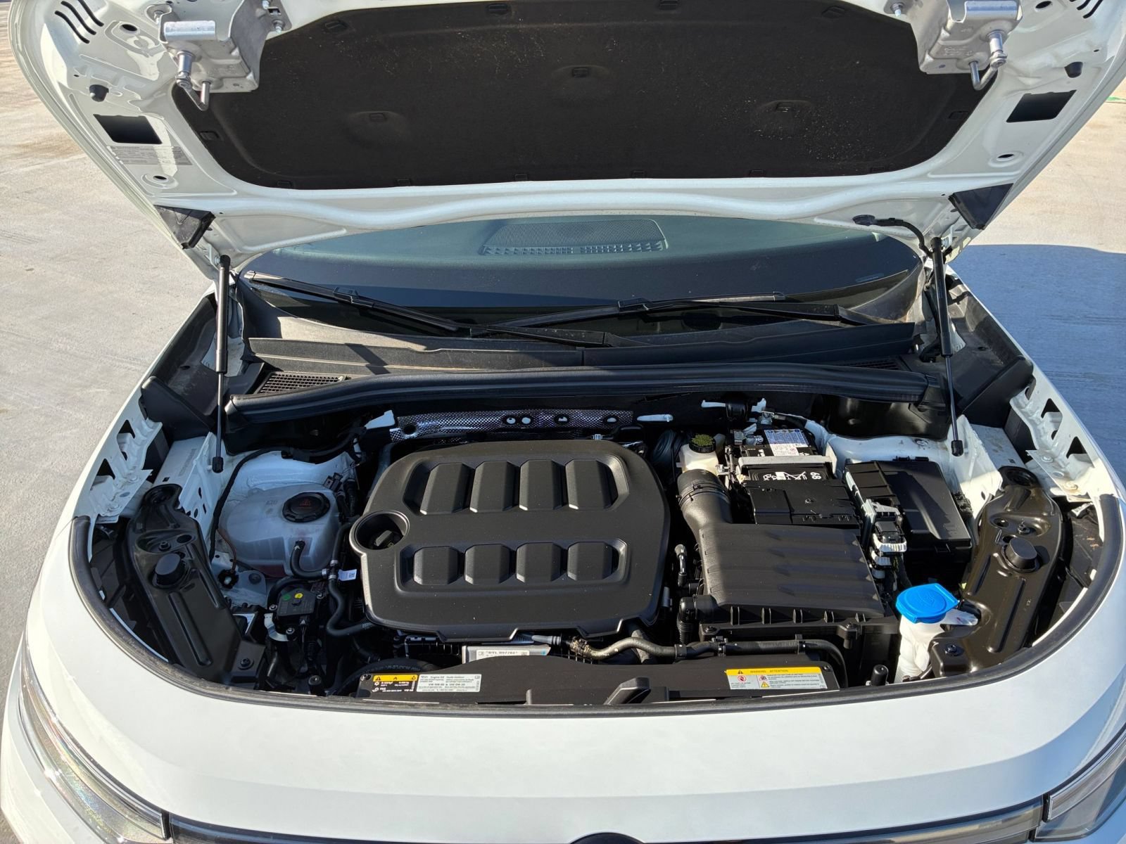 Used 2026 Volkswagen Tiguan SE FWD image 33