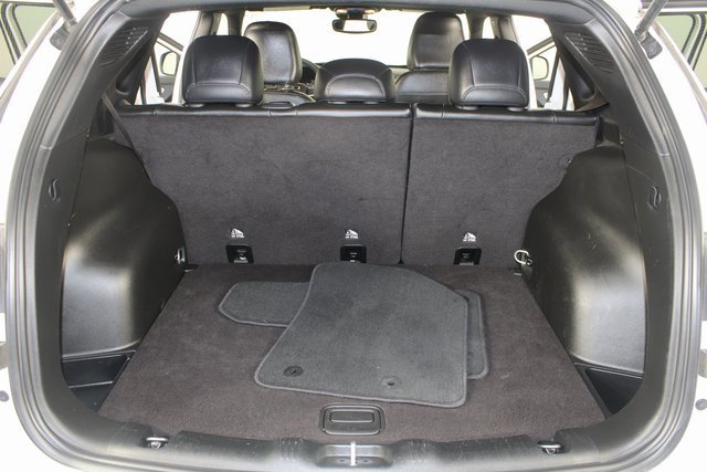 Used 2024 Jeep Compass Latitude image 17