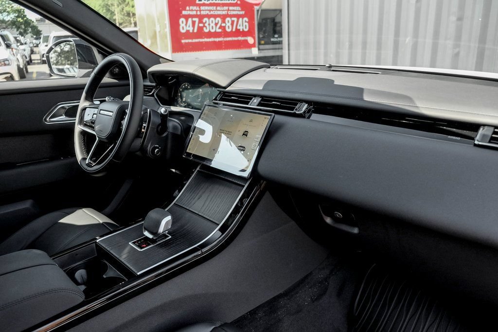 Certified 2026 Land Rover Range Rover Velar Dynamic SE AWD/4WD image 22