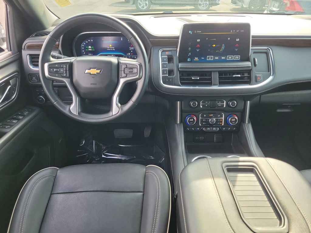 Used 2023 Chevrolet Suburban Premier image 23