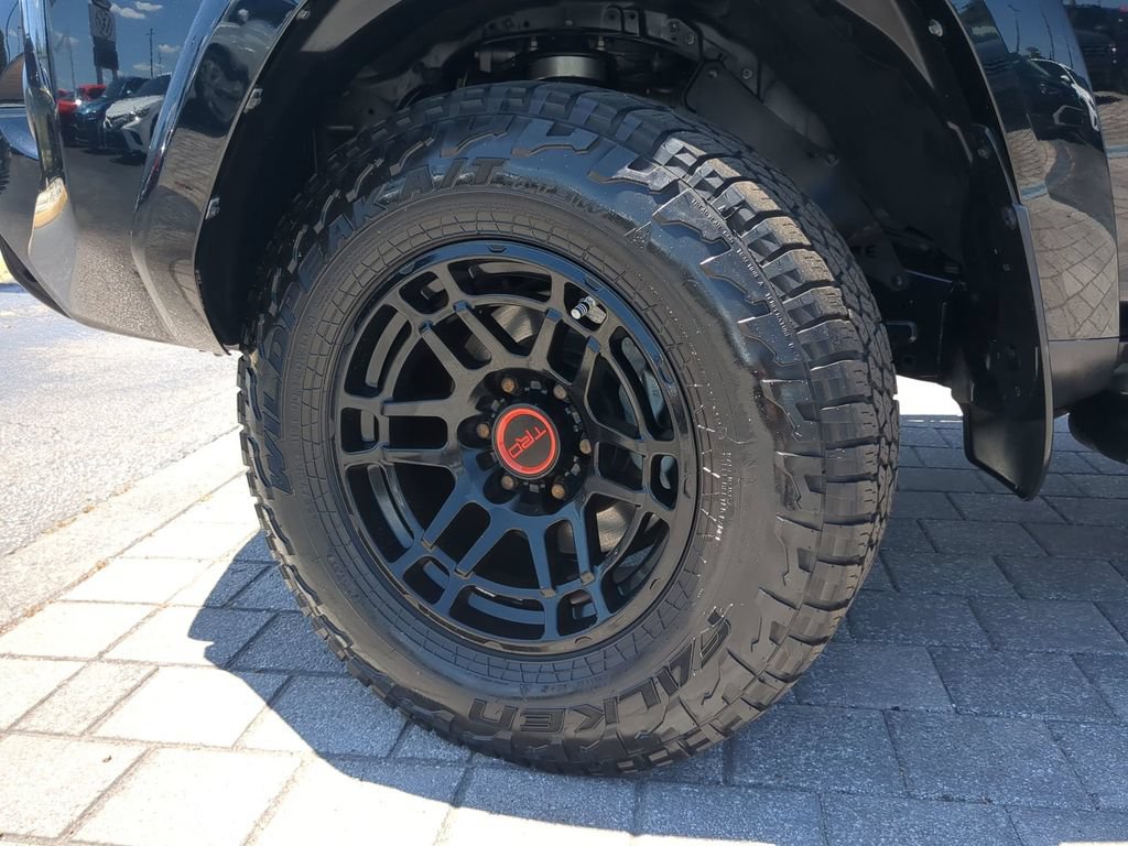 Used 2019 Toyota 4Runner SR5 AWD/4WD image 32