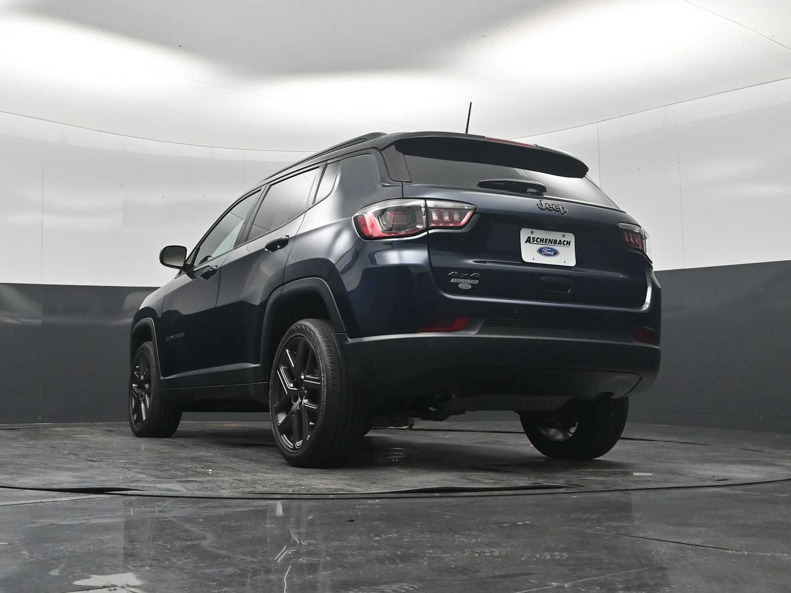 Used 2026 Jeep Compass Limited AWD/4WD image 32