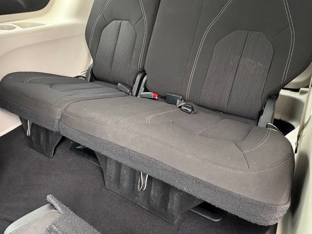 Used 2023 Chrysler Voyager LX FWD image 12